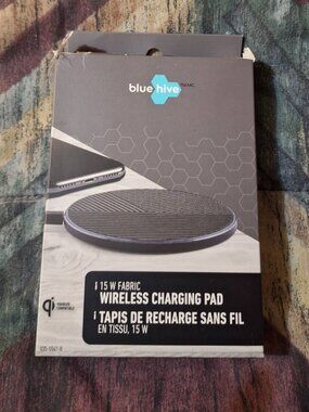 Bluehive 15W Wireless Charging Pad – Fast Qi Charger 📱⚡